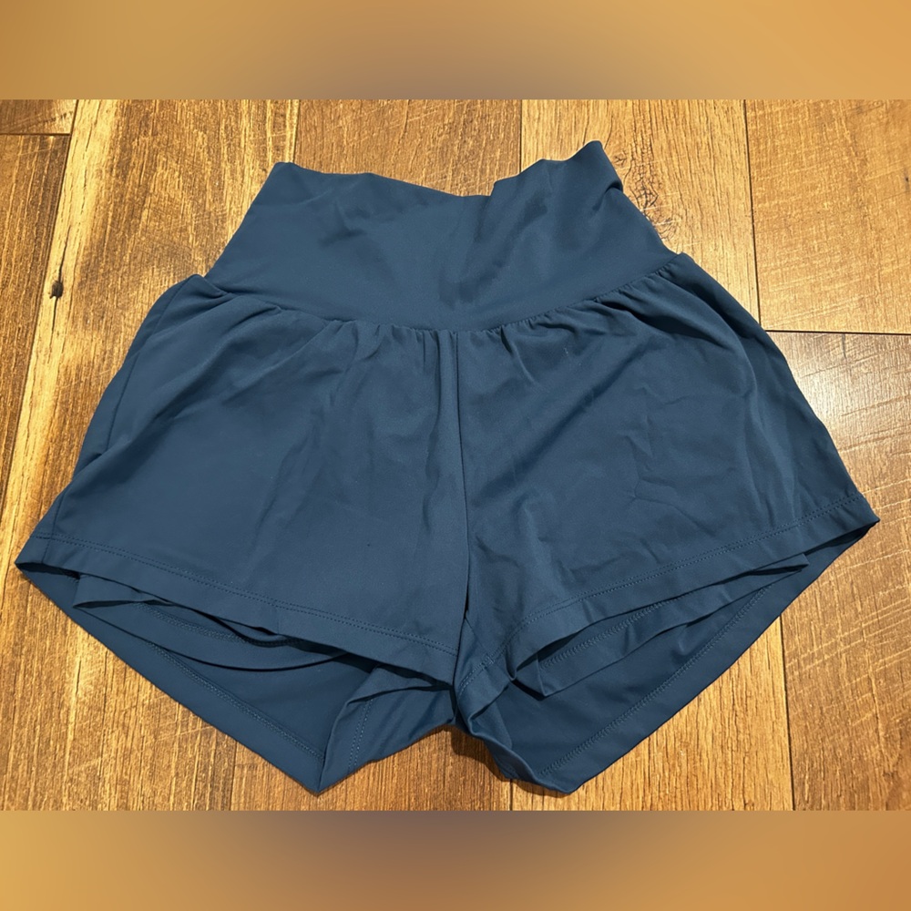 Halara super high waisted yoga shorts 2.5” X small